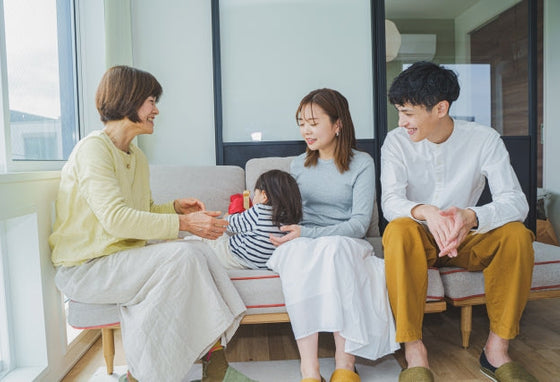 家族が集まるお正月に 墓じまいの話を切り出すには